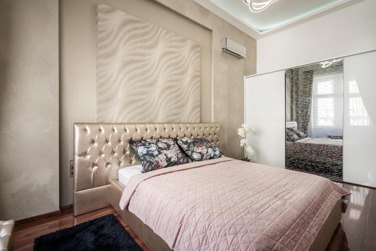 Opera Luxury Apartment With Free Parking Budapest Eksteriør billede