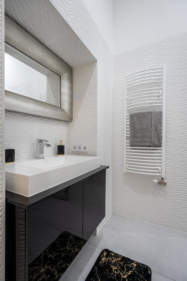 Opera Luxury Apartment With Free Parking Budapest Eksteriør billede
