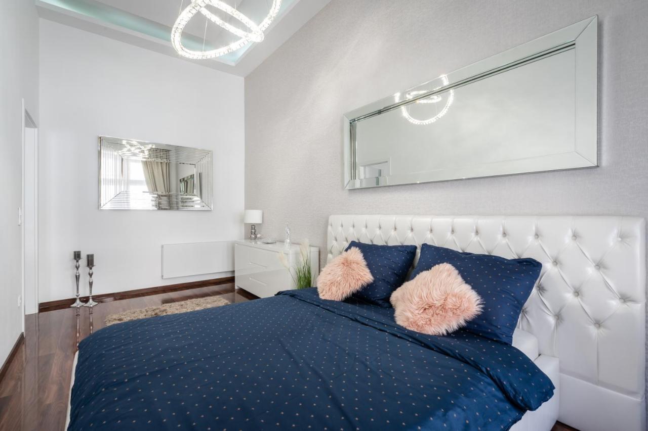 Opera Luxury Apartment With Free Parking Budapest Eksteriør billede