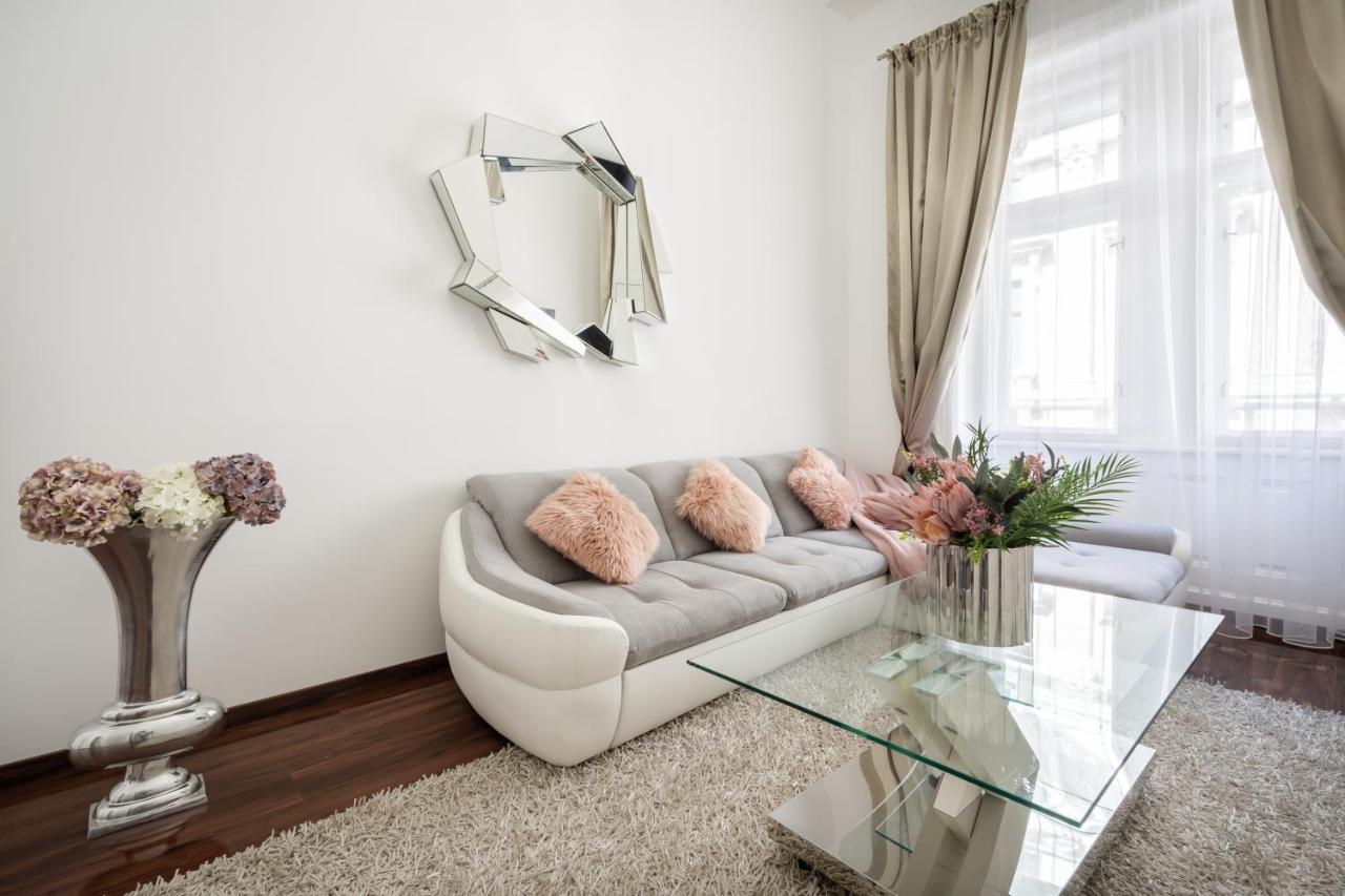Opera Luxury Apartment With Free Parking Budapest Eksteriør billede